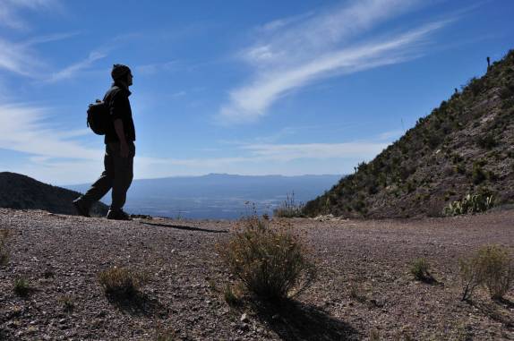 Caminhando pelas montanhas da região de Real de Catorce, pueblo mágico no norte do México